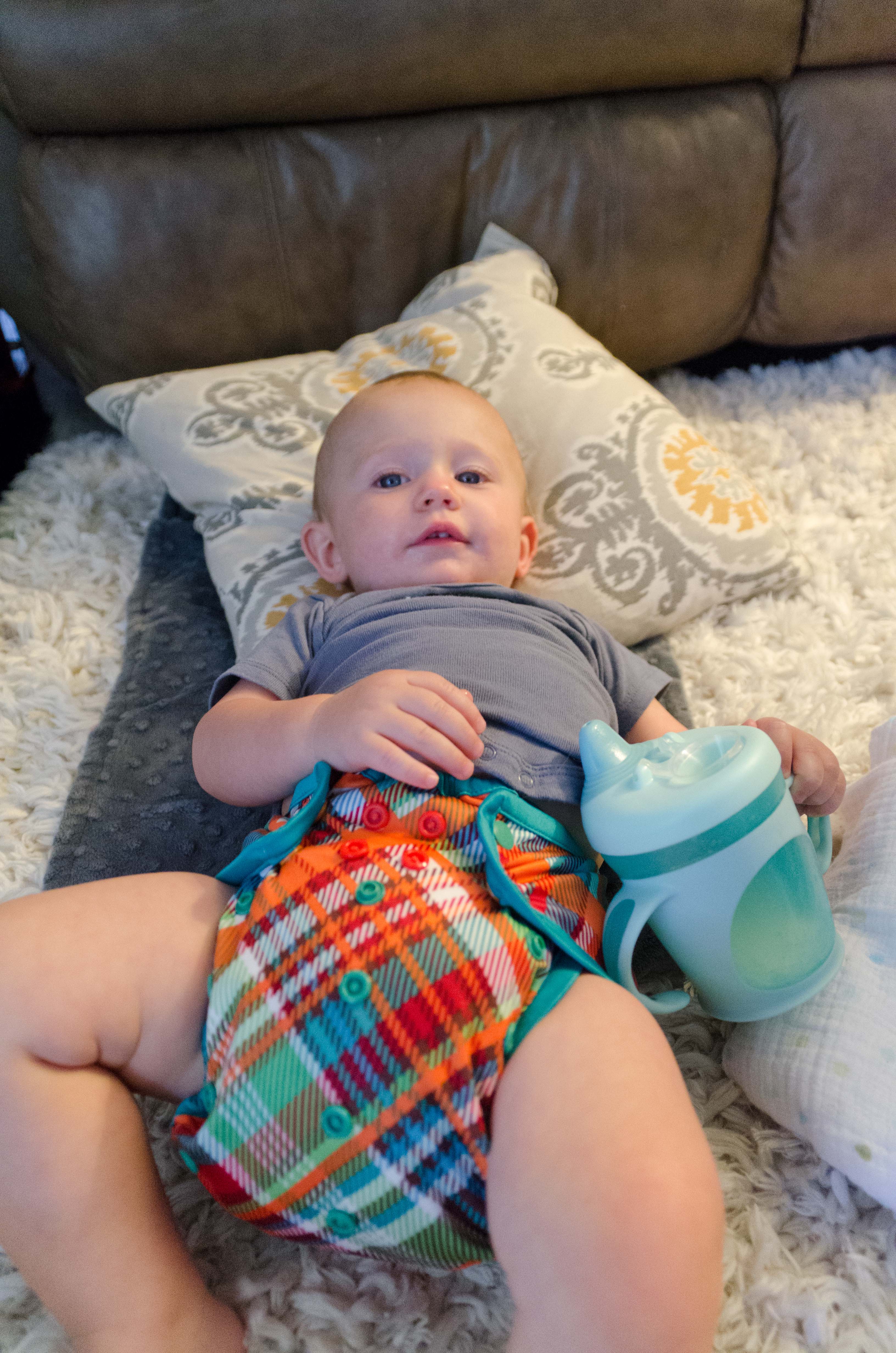 Lucky Stars Diapers Hybrid Fitted Review.